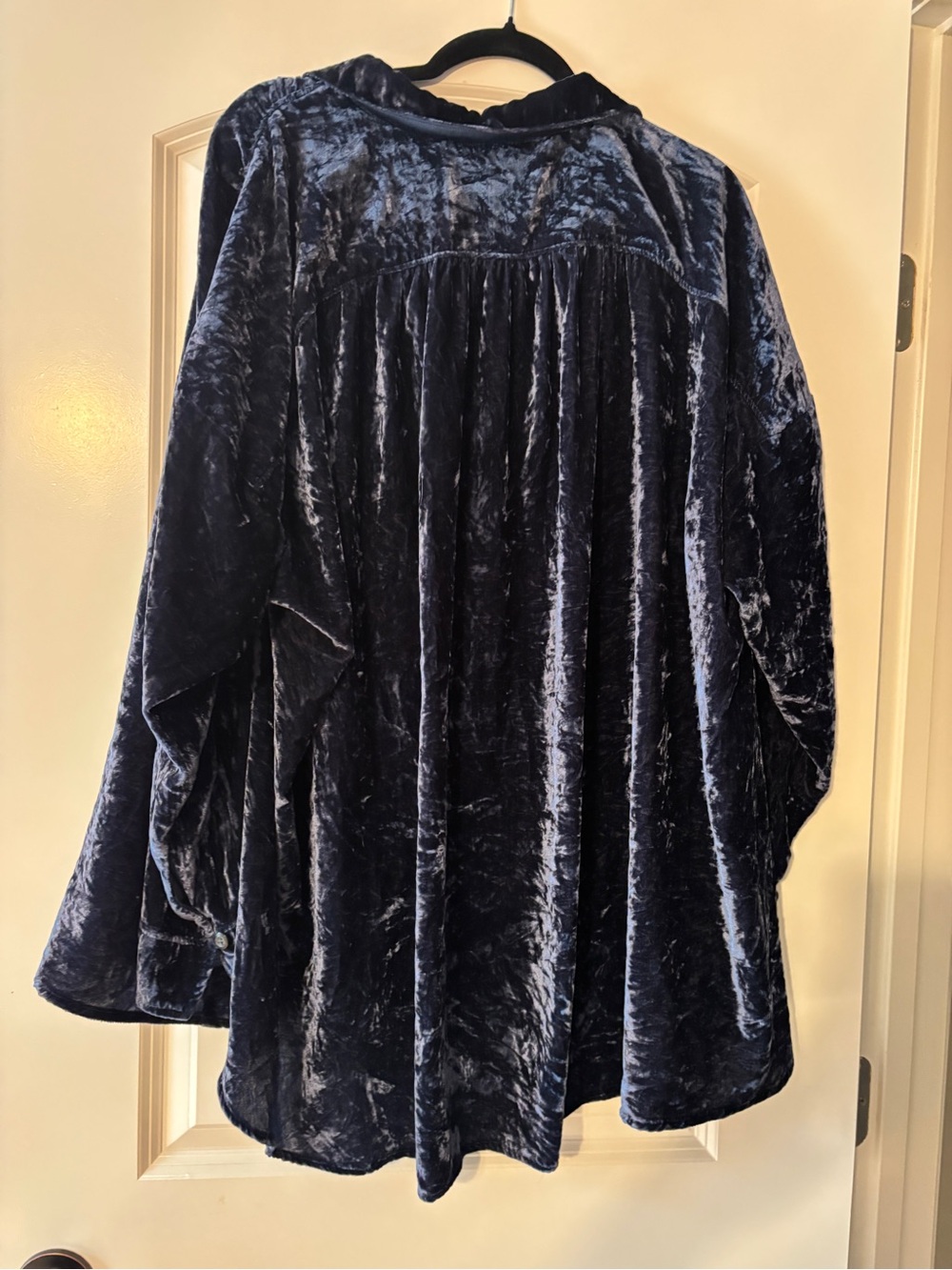 Free People Crushed Velvet Button-Front Shirt in Navy Blue - Picture 5 of 6